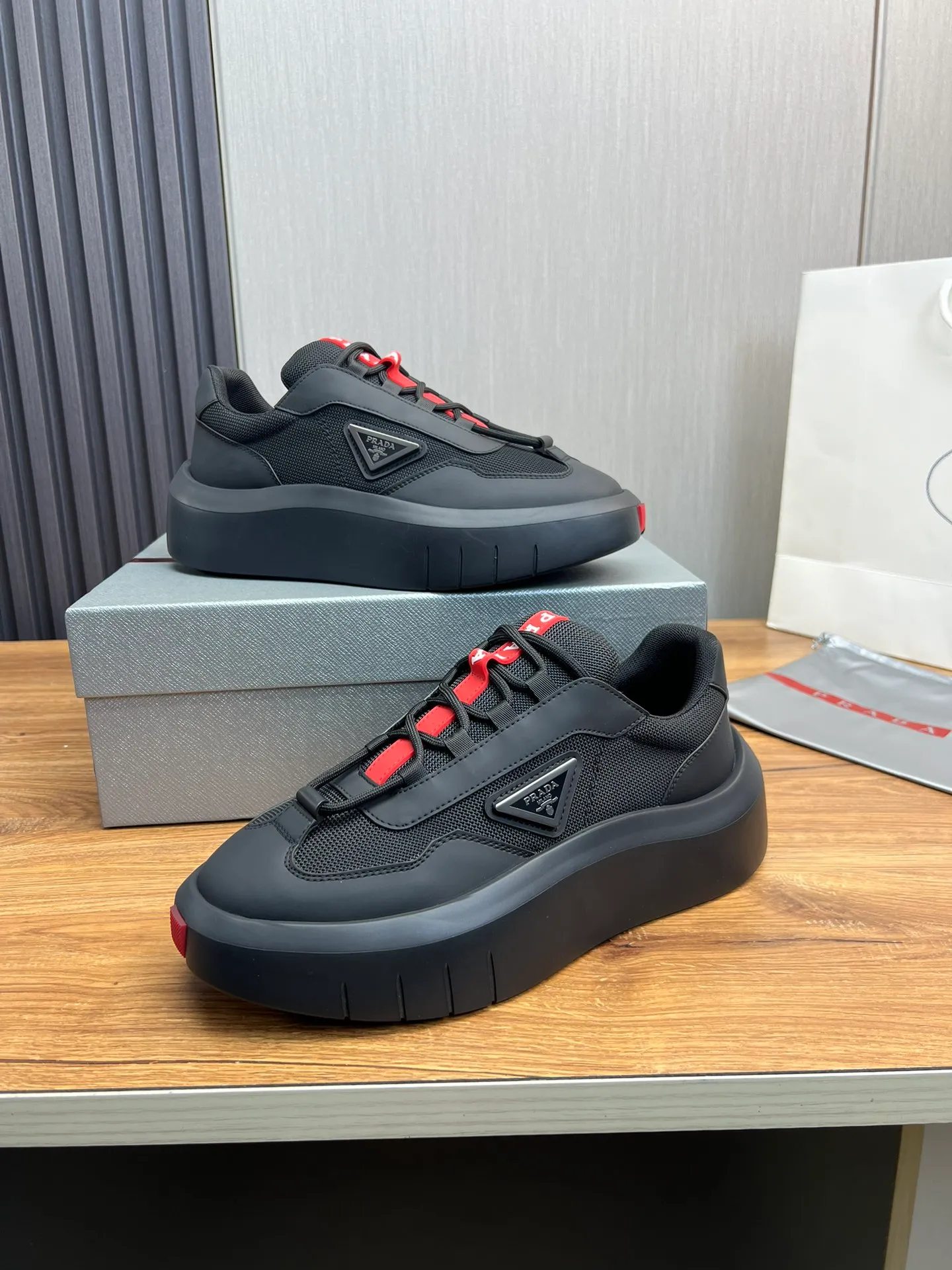Men's shoes 💰620💰 [PRADA] Men's shoes are popular in the counter, official website is synchronized, high-quality shipments ✔️Original cowhide stitching mesh + cowhide lining, 1🆚1 replica, original original bottom, 38-45 (45 customized, non-refundable)
